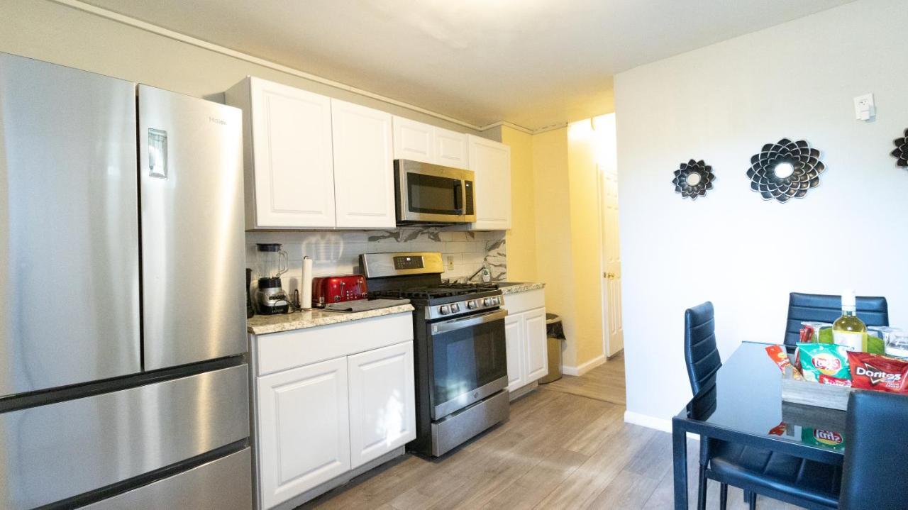 Cozy Shack 1 Bedroom Studio With Sofa And Full Kitchen In Elmhurst Ny New York Eksteriør billede